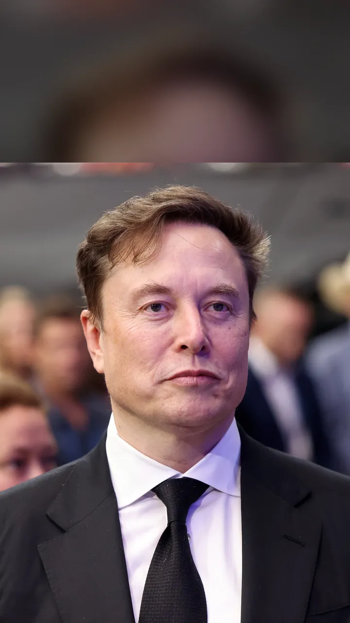 Ảnh bìa: Elon Musk trở lại mốc nghìn tỷ USD nhờ cổ phiếu SpaceX bật tăng