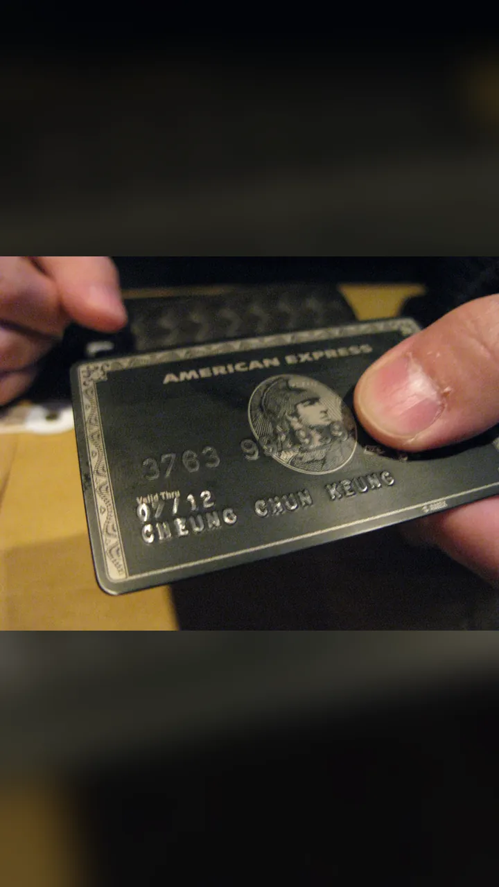 Ảnh bìa: American Express cắt 5% nhân sự để "chuẩn bị cho AI", cổ phiếu giảm khoảng 4%